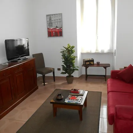 Lucas Apartment Rom
